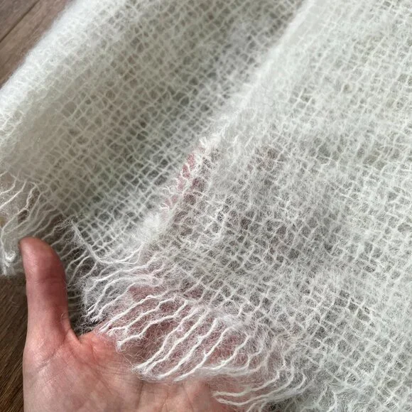White Delicate Scottish Edinburgh Woolen Mill 100% Wool - Picture 7 of 8